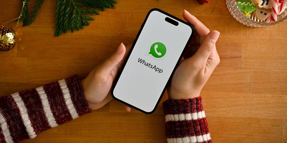 WhatsApp lancia la funzione che ti consente di inviare messaggi a mani libere: ideale per chi è al volante!